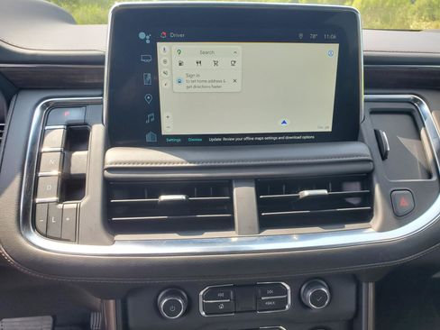 Used 2023 Chevrolet Suburban High Country AWD/4WD image 37