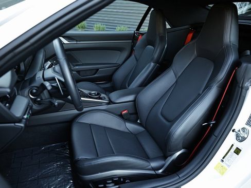 Certified 2025 Porsche 911 Carrera image 5