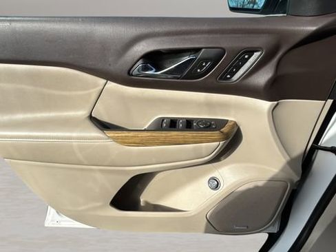 Used 2018 GMC Acadia Denali w/ Technology Package image 17