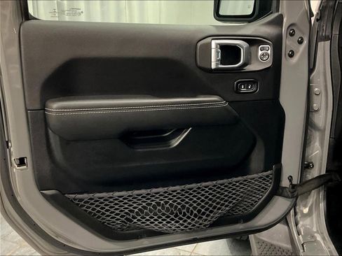 Used 2023 Jeep Wrangler Sahara w/ Cold Weather Group image 9