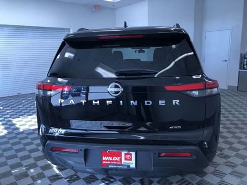 Used 2025 Nissan Pathfinder SV image 14