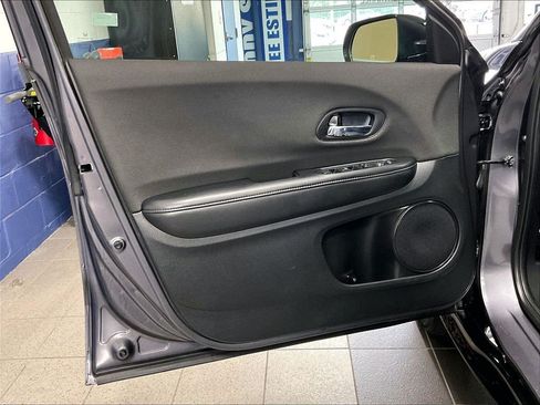 Used 2021 Honda HR-V Sport image 9