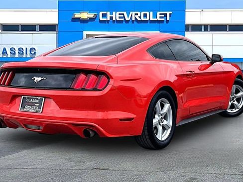 Used 2015 Ford Mustang Coupe RWD image 18