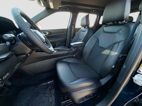 New 2026 Jeep Compass Trailhawk w/ Sun, Sound & Navigation Group AWD/4WD image 23