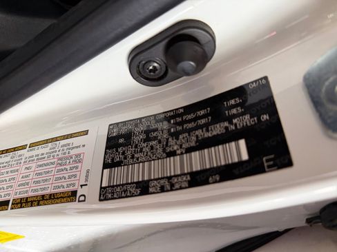Certified 2016 Toyota 4Runner SR5 AWD/4WD image 39