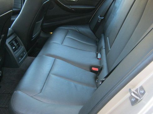 Used 2013 BMW 328i xDrive Sedan AWD/4WD image 11