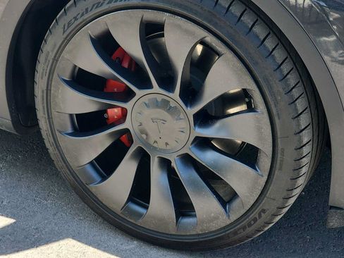 Used 2024 Tesla Model Y Performance AWD/4WD image 12