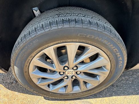 Used 2025 Buick Enclave Preferred FWD image 42