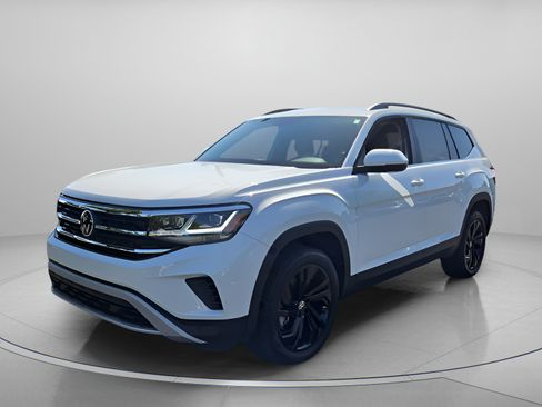 Used 2023 Volkswagen Atlas SE w/ Black Wheel Package FWD image 1