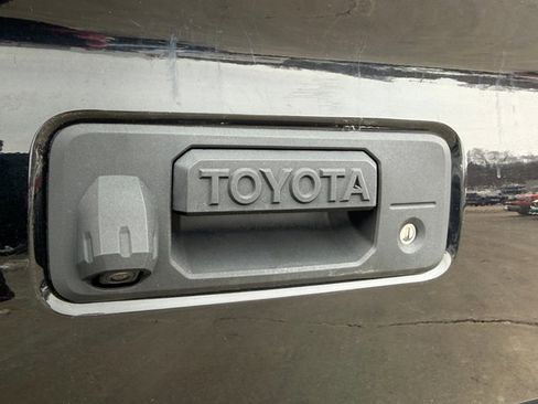 Used 2019 Toyota Tacoma TRD Sport w/ Technology Package image 26