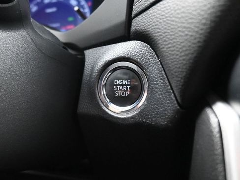 Used 2022 Toyota RAV4 Limited image 11