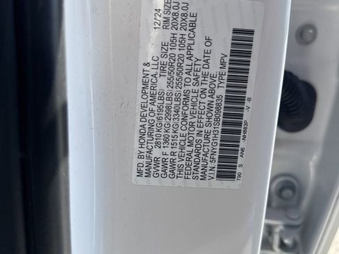 Used 2025 Honda Pilot Sport image 29