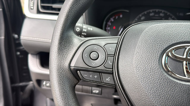 Used 2024 Toyota RAV4 XLE w/ Convenience Package FWD image 22
