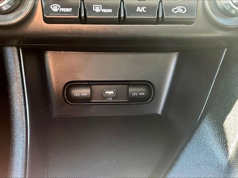 Used 2020 Kia Sportage LX image 16