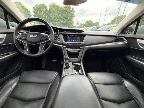 Used 2018 Cadillac XT5 Premium Luxury FWD image 29