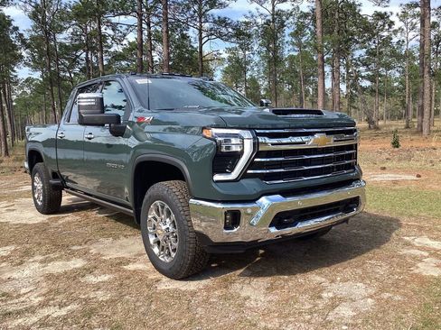 New 2026 Chevrolet Silverado 2500 LTZ w/ LTZ Premium Package AWD/4WD image 6
