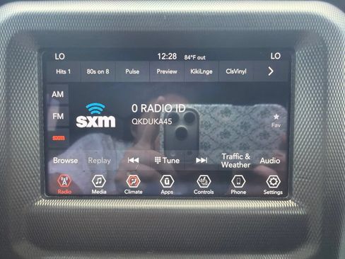 Used 2018 Jeep Wrangler Unlimited Rubicon w/ Cold Weather Group AWD/4WD image 32