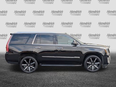 Used 2019 Cadillac Escalade Luxury image 11