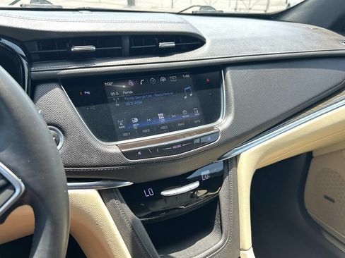 Used 2017 Cadillac XT5 FWD image 31