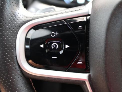 Used 2019 Volvo XC60 T6 R-Design w/ Protection Package Premier image 18