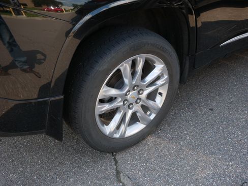 Used 2020 Chevrolet Traverse High Country w/ LPO, Floor Liner Package AWD/4WD image 7