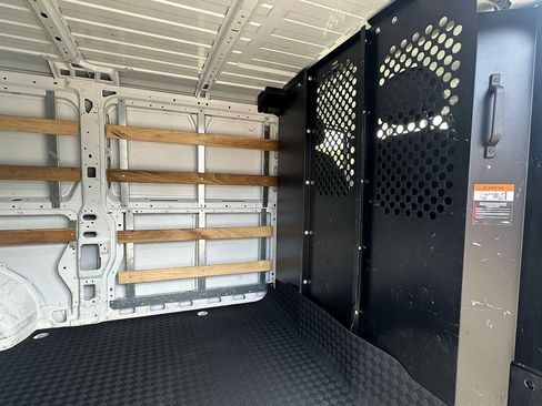 Used 2025 RAM ProMaster 2500 w/ U-Haul Equipment Group FWD image 21