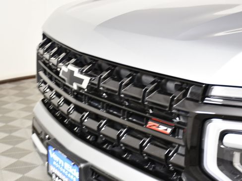 Used 2025 Chevrolet Tahoe Z71 AWD/4WD image 11