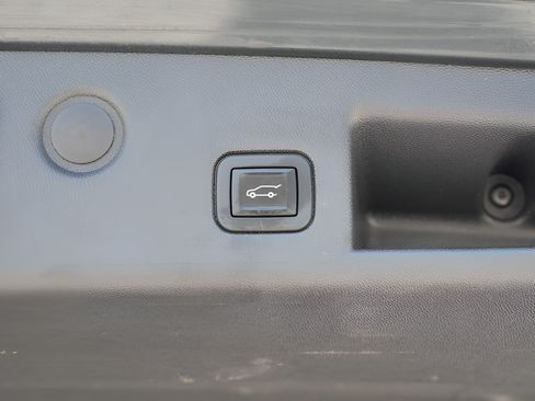 Used 2020 Chevrolet Equinox LT AWD/4WD image 11