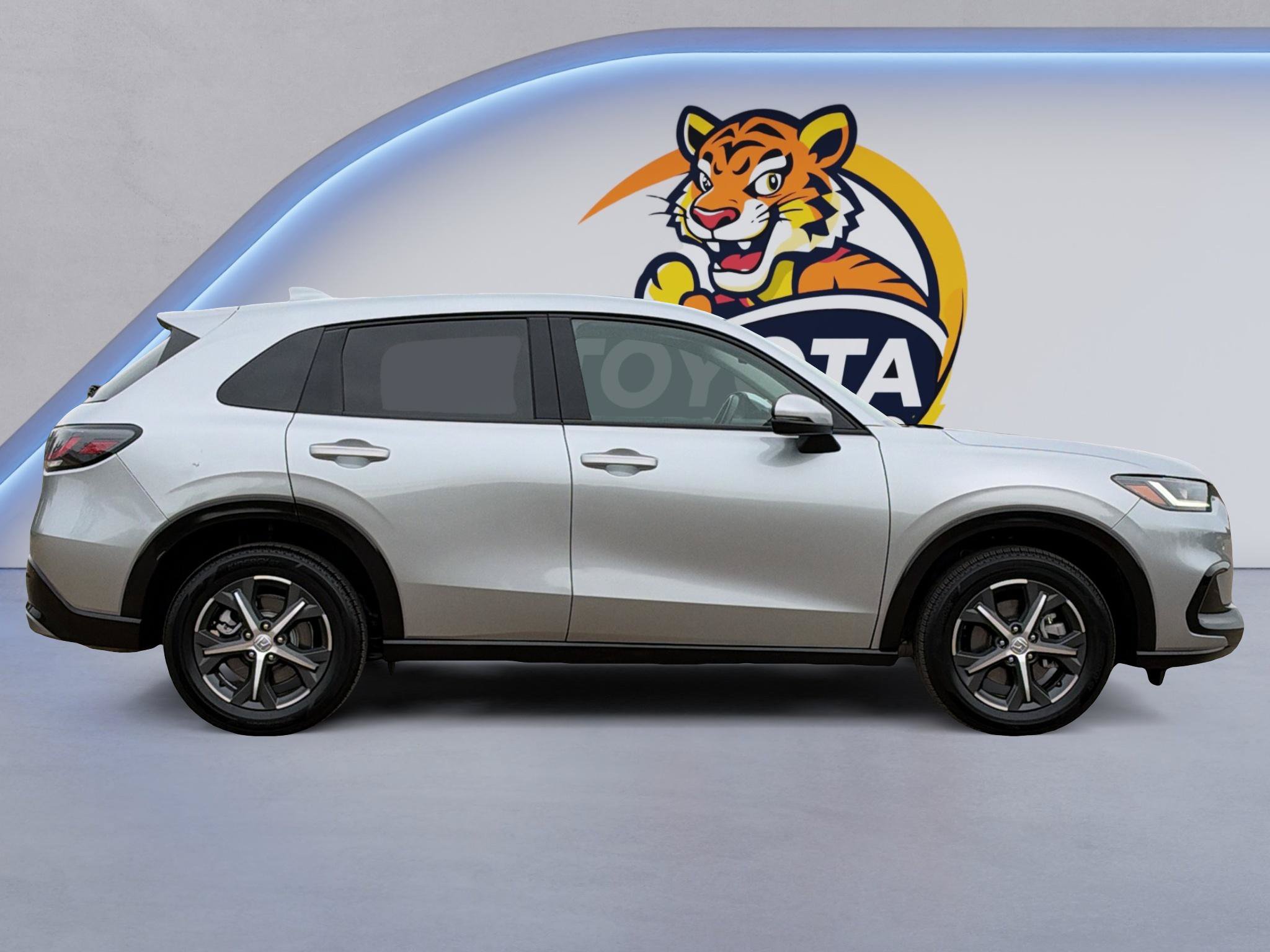 Used 2025 Honda HR-V EX-L image 4