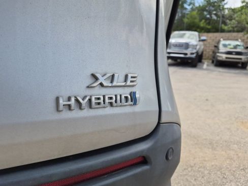 Used 2021 Toyota Sienna XLE FWD image 11