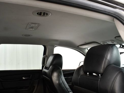 Used 2017 Chevrolet Traverse LT w/ Style and Technology Package FWD image 18