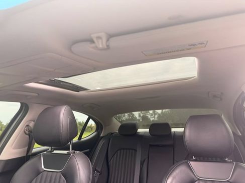 Used 2021 Genesis G70 3.3T RWD image 18