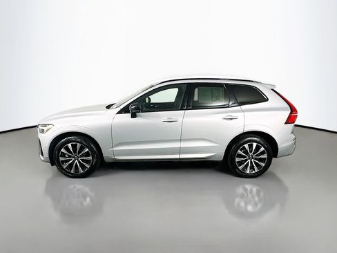 Used 2023 Volvo XC60 B5 Plus image 4