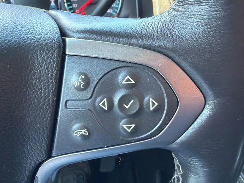 Used 2018 Chevrolet Suburban LT w/ Luxury Package AWD/4WD image 11