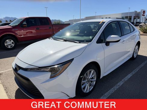 Used 2023 Toyota Corolla LE image 1