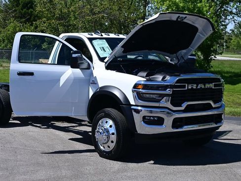New 2026 RAM 5500 Tradesman AWD/4WD image 33