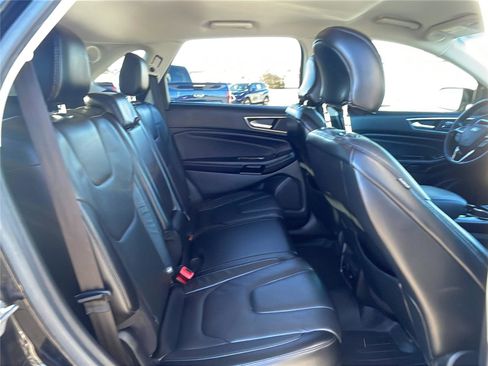 Used 2016 Ford Edge Titanium w/ Technology Package image 16