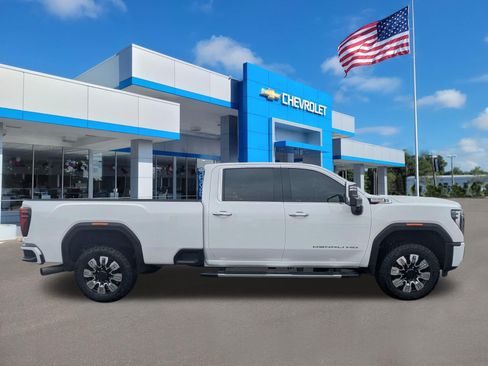 Used 2024 GMC Sierra 3500 Denali w/ Denali Reserve Package AWD/4WD image 2