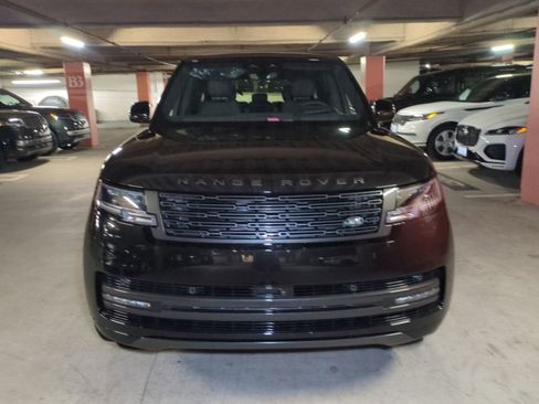 New 2026 Land Rover Range Rover Long Wheelbase SE AWD/4WD image 8