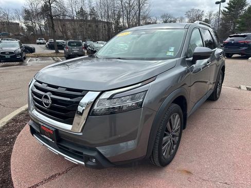 Used 2022 Nissan Pathfinder SL w/ SL Premium Package image 1