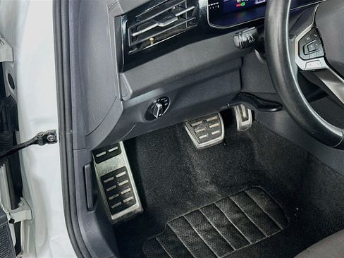 Used 2025 Volkswagen Jetta Sport FWD image 17
