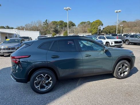 New 2026 Chevrolet Trax LT w/ Driver Confidence Package image 5