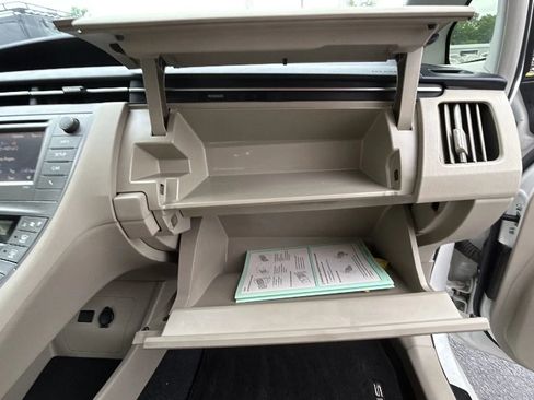 Used 2012 Toyota Prius Three image 38