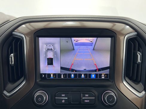 Used 2023 Chevrolet Silverado 2500 High Country w/ Technology Package image 13