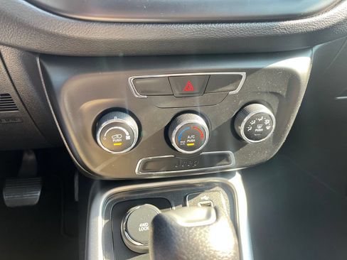 Used 2018 Jeep Compass Sport AWD/4WD image 14