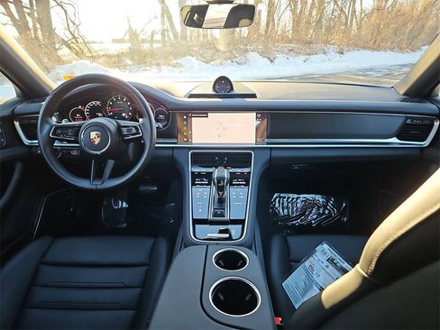 Certified 2023 Porsche Panamera 4 Platinum Edition image 7