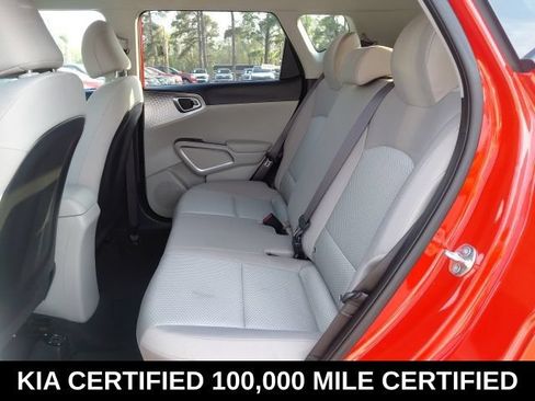 Certified 2025 Kia Soul LX FWD image 21