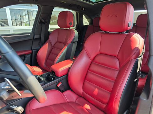 Used 2023 Porsche Macan GTS AWD/4WD image 12