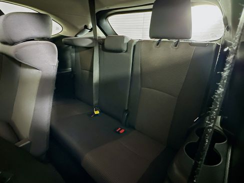 Used 2024 Toyota Highlander LE image 28