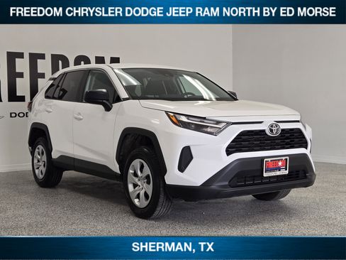 Used 2025 Toyota RAV4 LE image 3